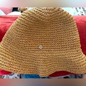 Lululemon crochet raffia beach hat. size M/L